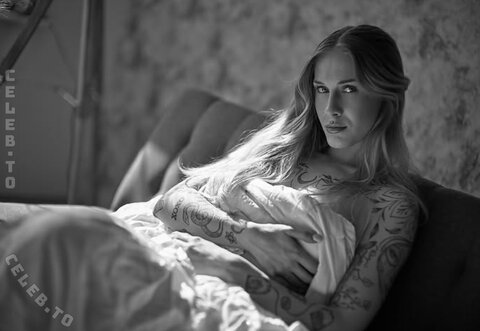 Lisaxptc nude photo 17