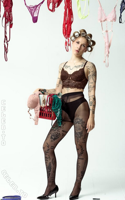 Lisaxptc nude photo 6