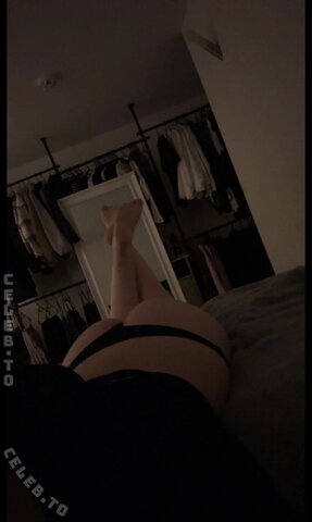 Lisaxtra nude photo 5