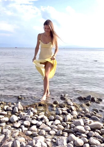 Liss.thl – Raise the dress