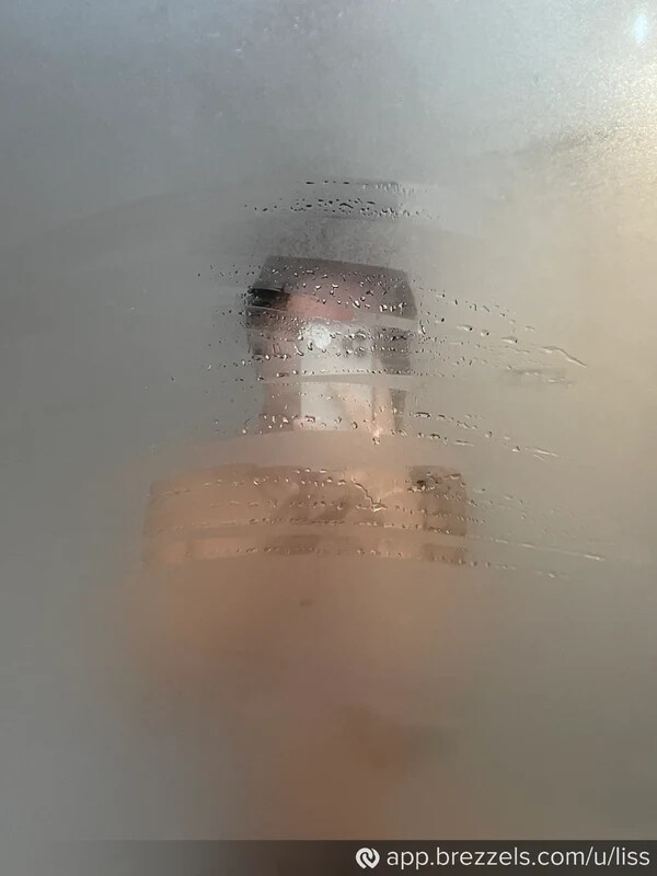 Liss.thl nude photo 3