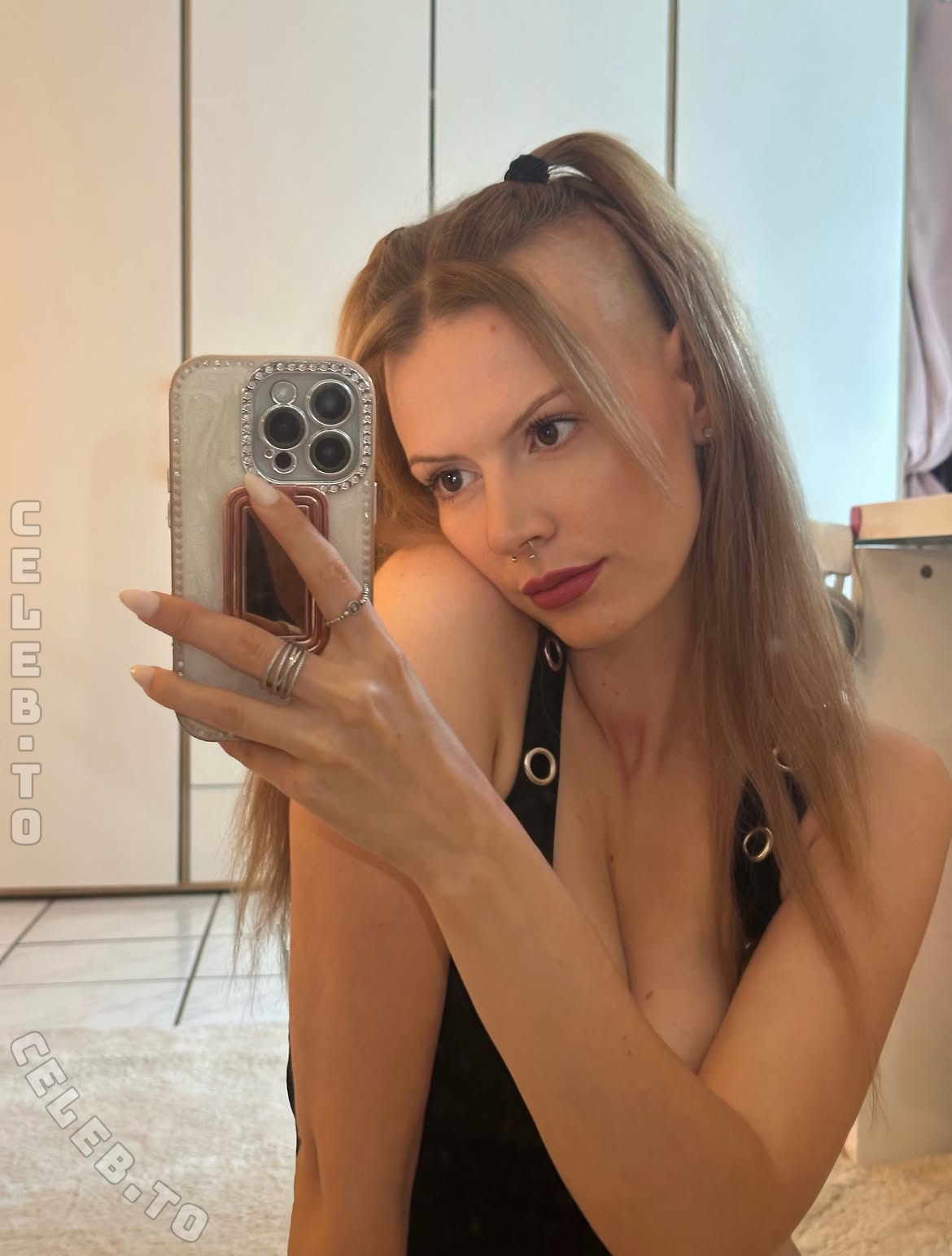 LissyNova nude photo 1