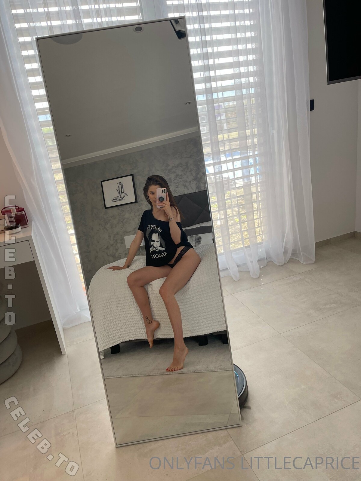 Little Caprice nude photo 10