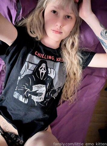 Little Emo Kitten nude photo 379