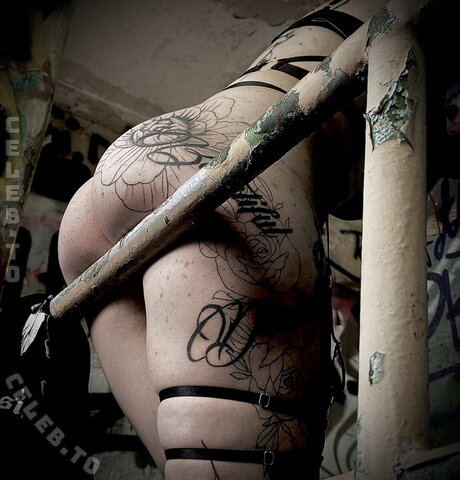 Little_devil666 nude photo 10
