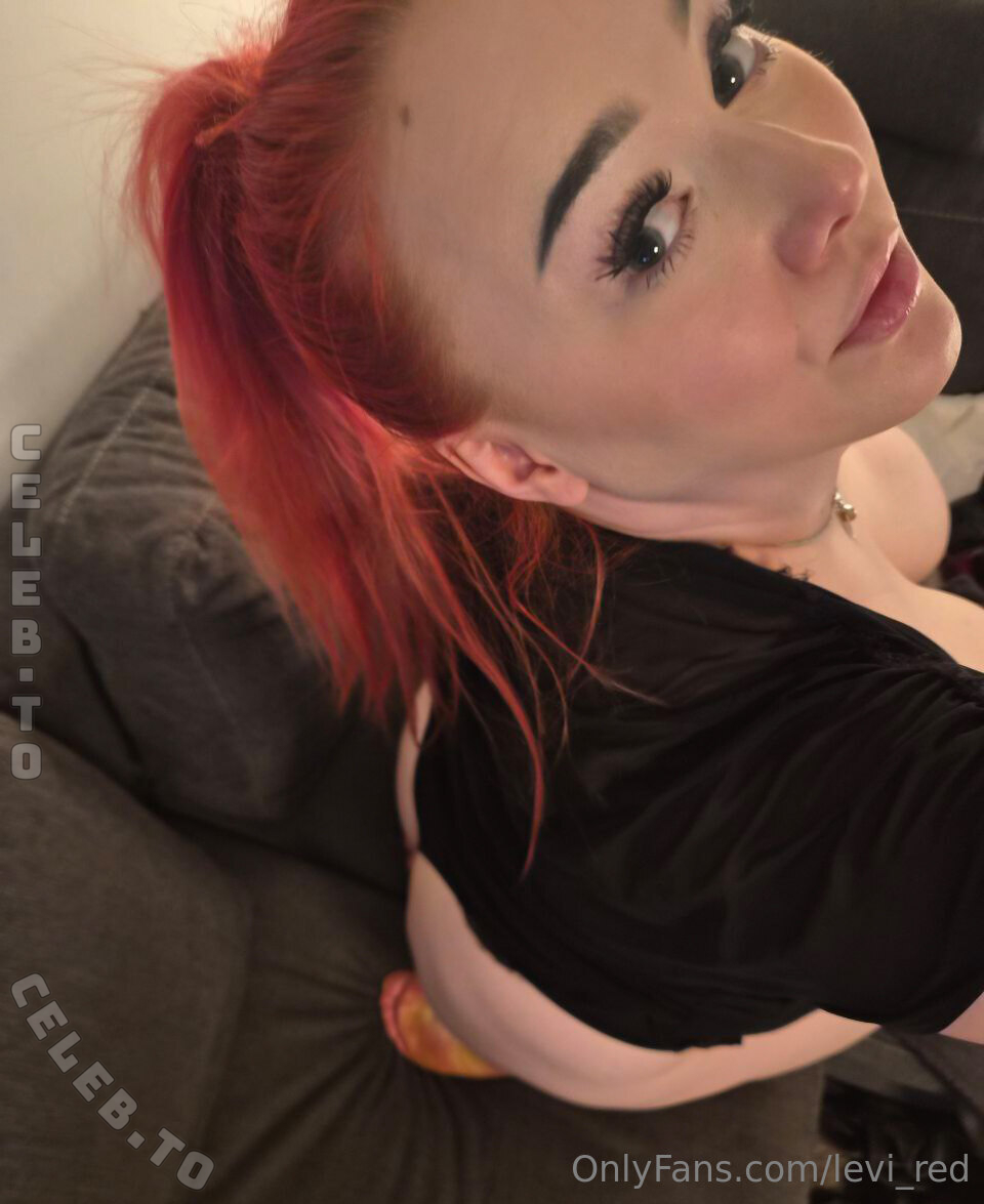littleeve nude photo 1