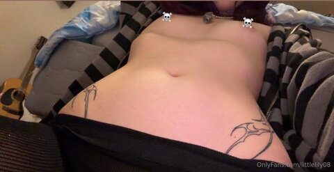 Littlelily08 nude photo 11
