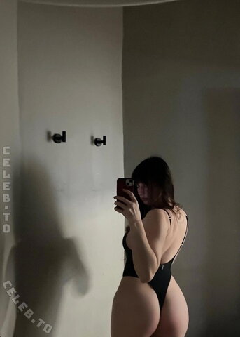 Littlelivbug nude photo 25