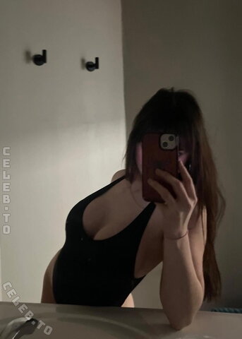 Littlelivbug nude photo 20