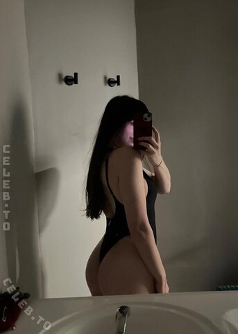 Littlelivbug nude photo 19