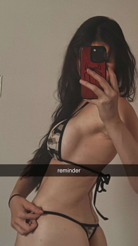 Littlelivbug nude photo 1
