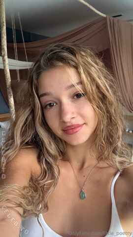 Little_poetry Hot (3 photos)