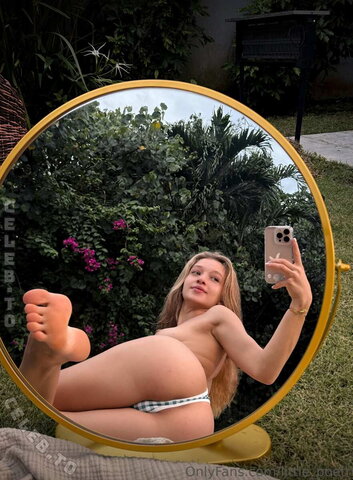 Little_poetry nude photo 5