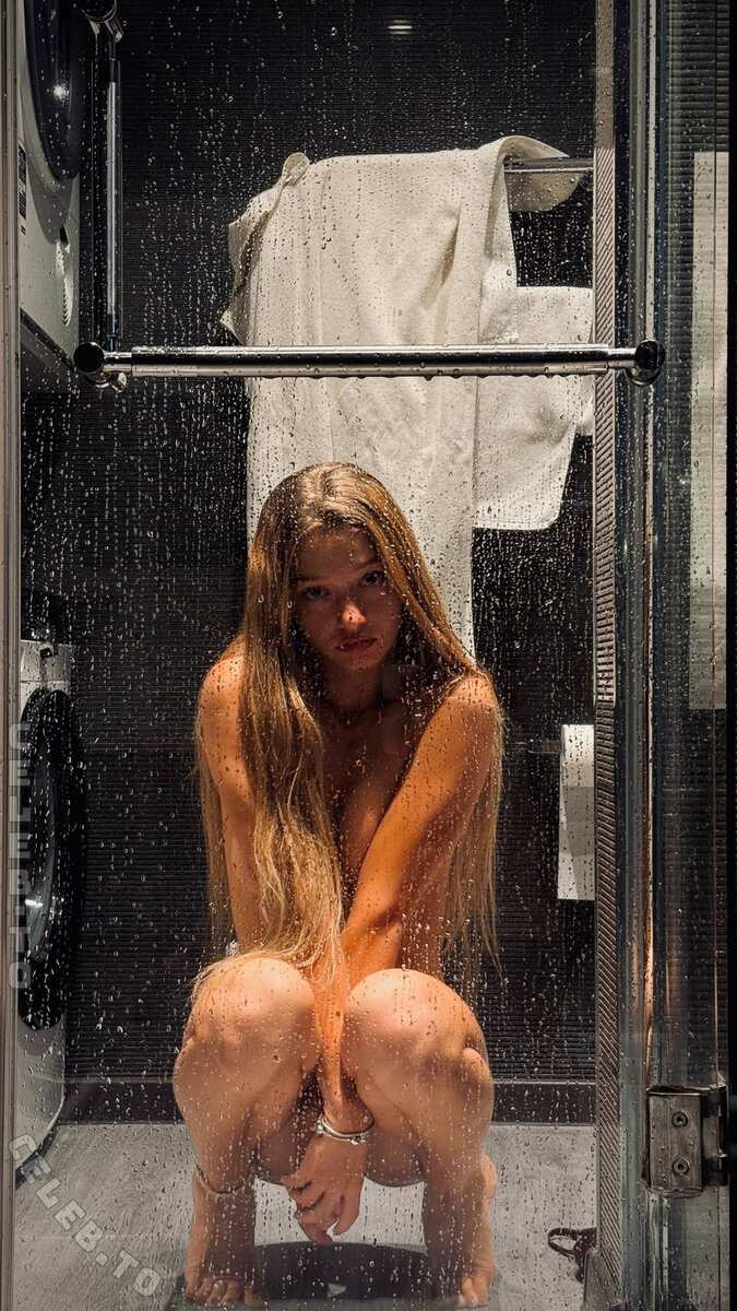 Little_poetry nude photo 2