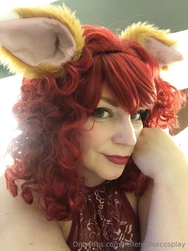 Littleredfoxcosplay nude photo 5