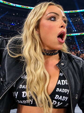 Liv Morgan Fresh (1 photo)