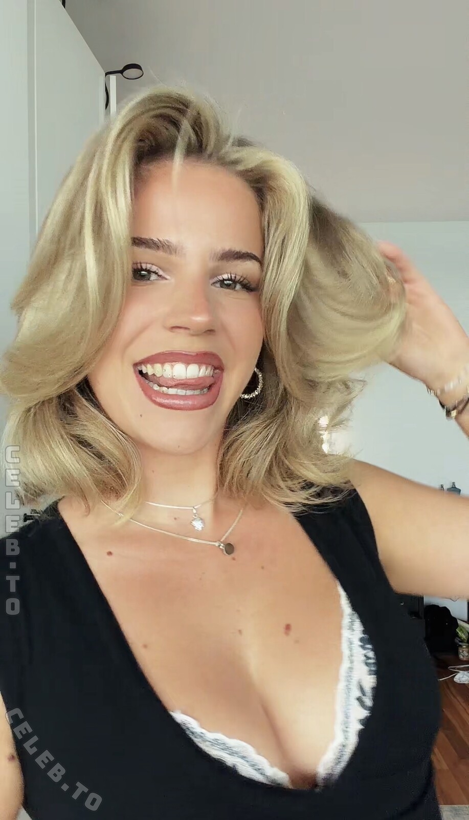 Livia Josephine nude photo 1