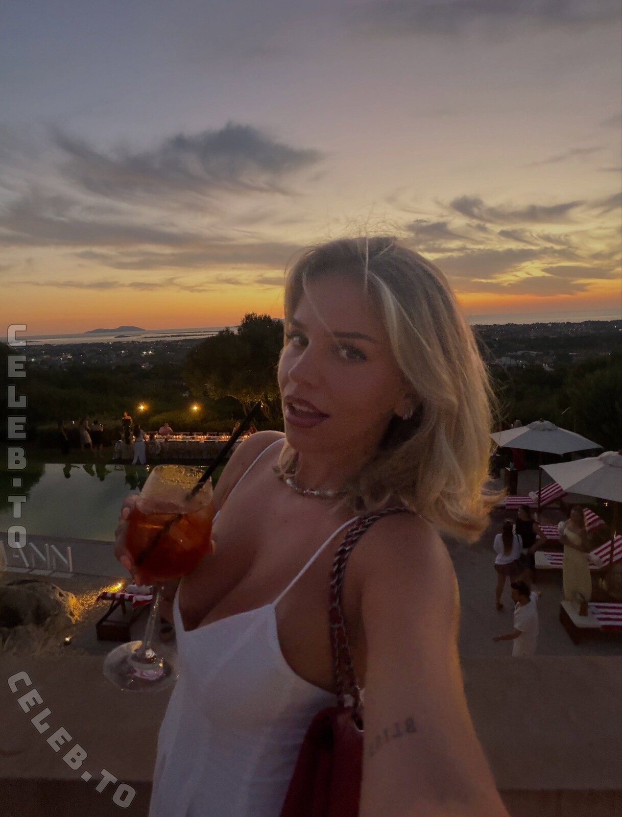 Livia Josephine nude photo 4