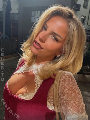 Livia Josephine Fresh (2 photos)