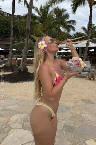 liv.yah nude photo 14