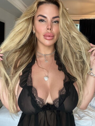 Liya Blond Sexy (4 photos)