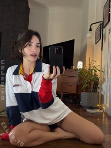 Liz Blinkx nude photo 5