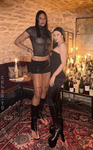 Liz Cambage nude photo 10