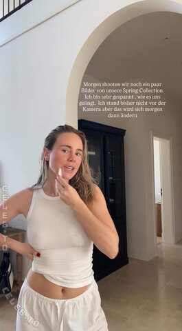 Liz Kaeber nude photo 22