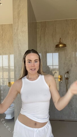 Liz Kaeber nude photo 16