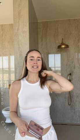 Liz Kaeber nude photo 14