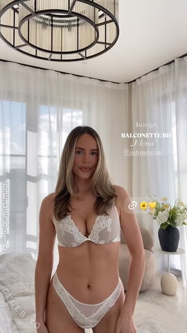 Liz Kaeber nude photo 5