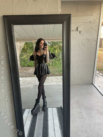 Liz Raw nude photo 13