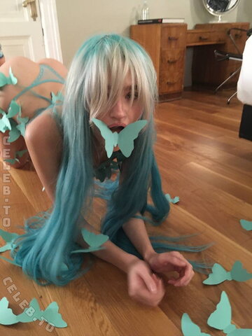 Liza Anokhina nude photo 100