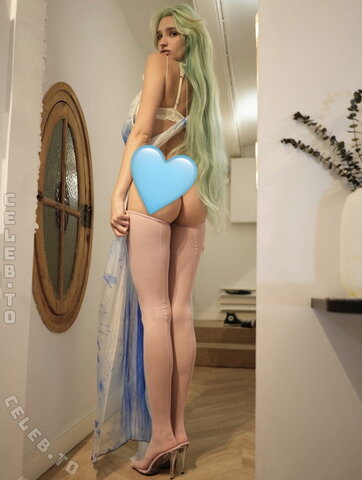 Liza Anokhina nude photo 17