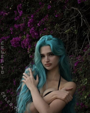 Liza Anokhina nude photo 5