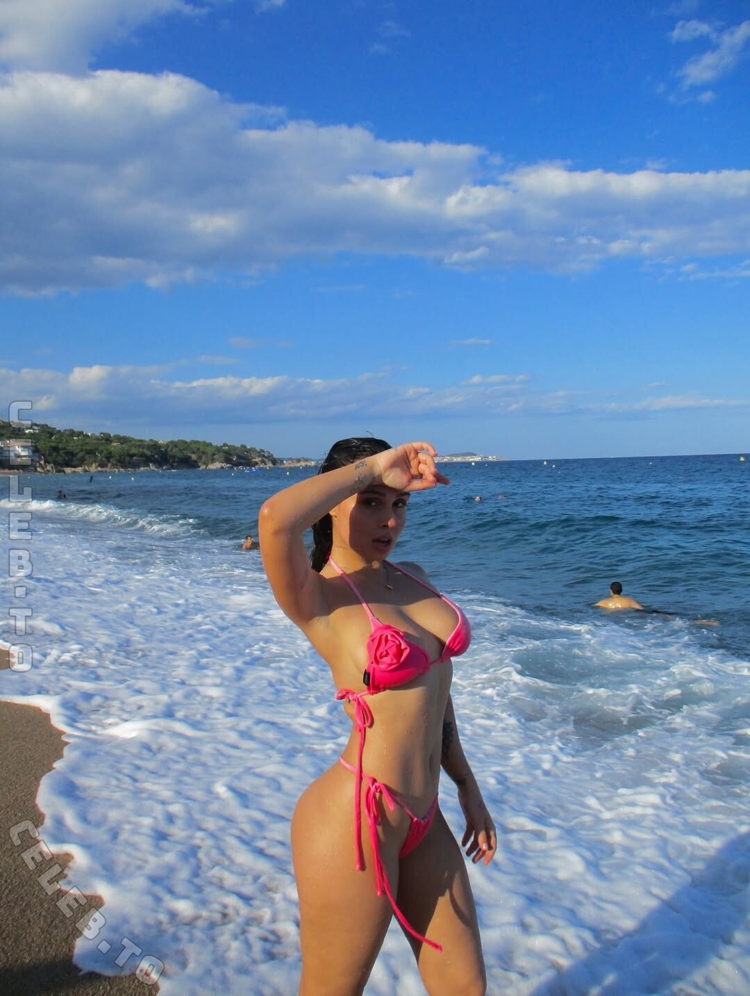 Liza Kornilova nude photo 1