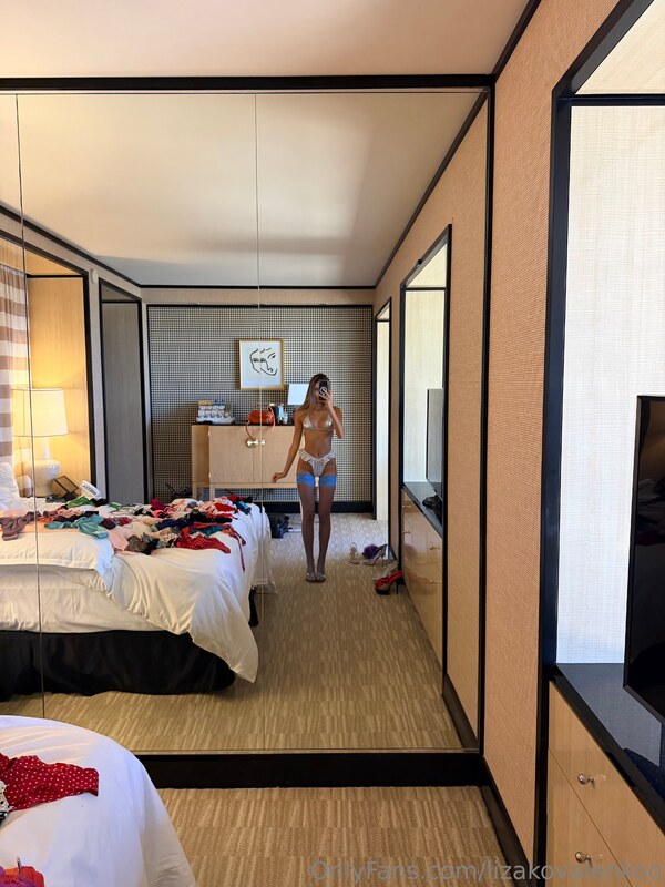 Liza Kovalenko nude photo 5