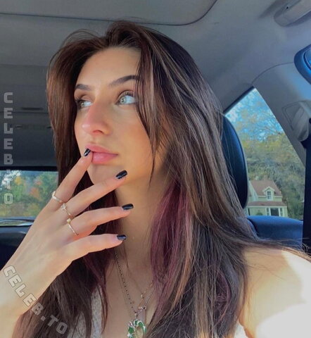 lizamarielowe nude photo 9