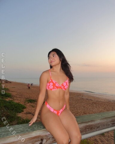 Lizelle Pear nude photo 2