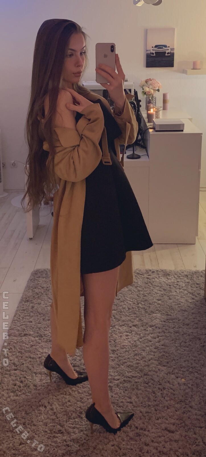 Lizezki nude photo 2