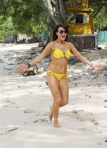Lizzie Cundy nude photo 17