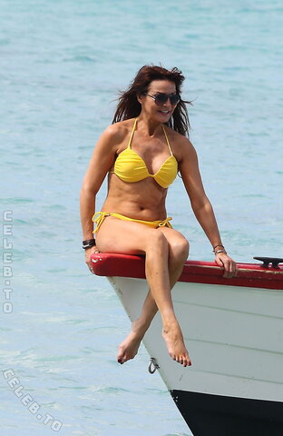 Lizzie Cundy nude photo 9