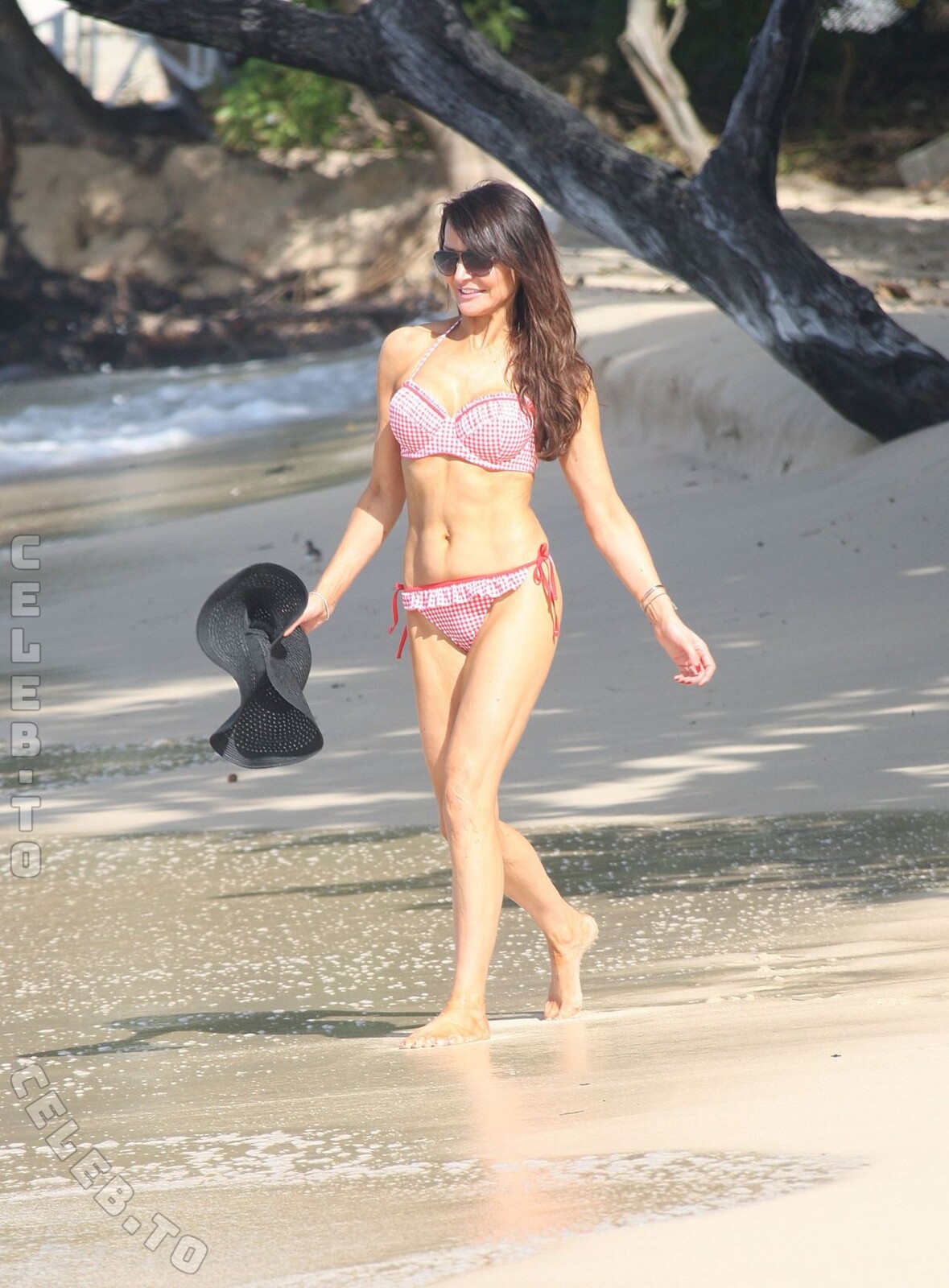 Lizzie Cundy nude photo 8