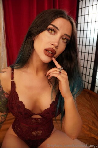 LizzieLestrange nude photo 9