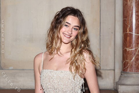 Lizzy Greene nude photo 10