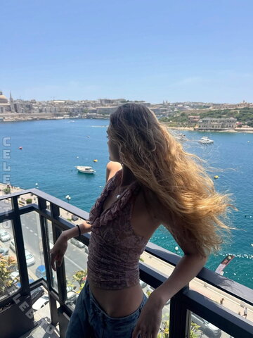 Lizzy Greene nude photo 12