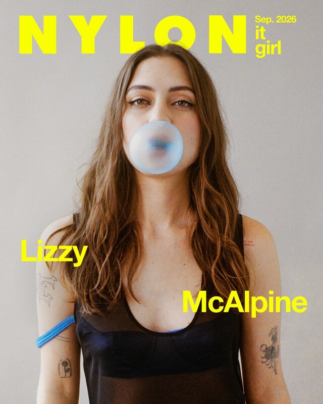 Lizzy McAlpine nude photo 1