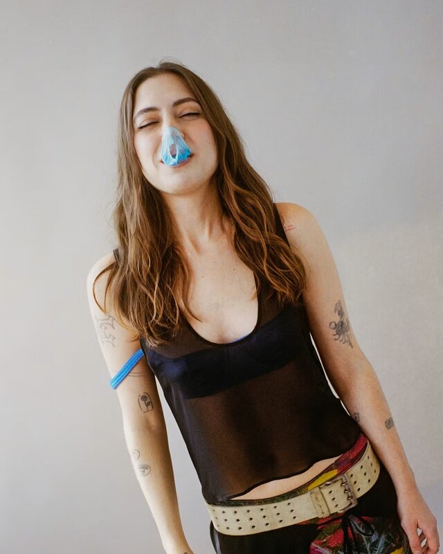 Lizzy McAlpine nude photo 5