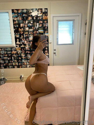 Lizzy Wildfong nude photo 8