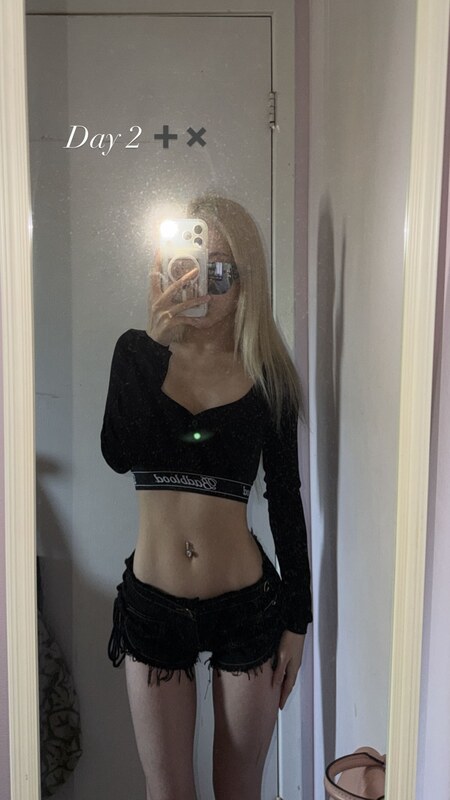 llusy.h nude photo 3